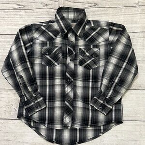 Youth- Wrangler Black and White Plaid Casual Shirt featuring snap buttons